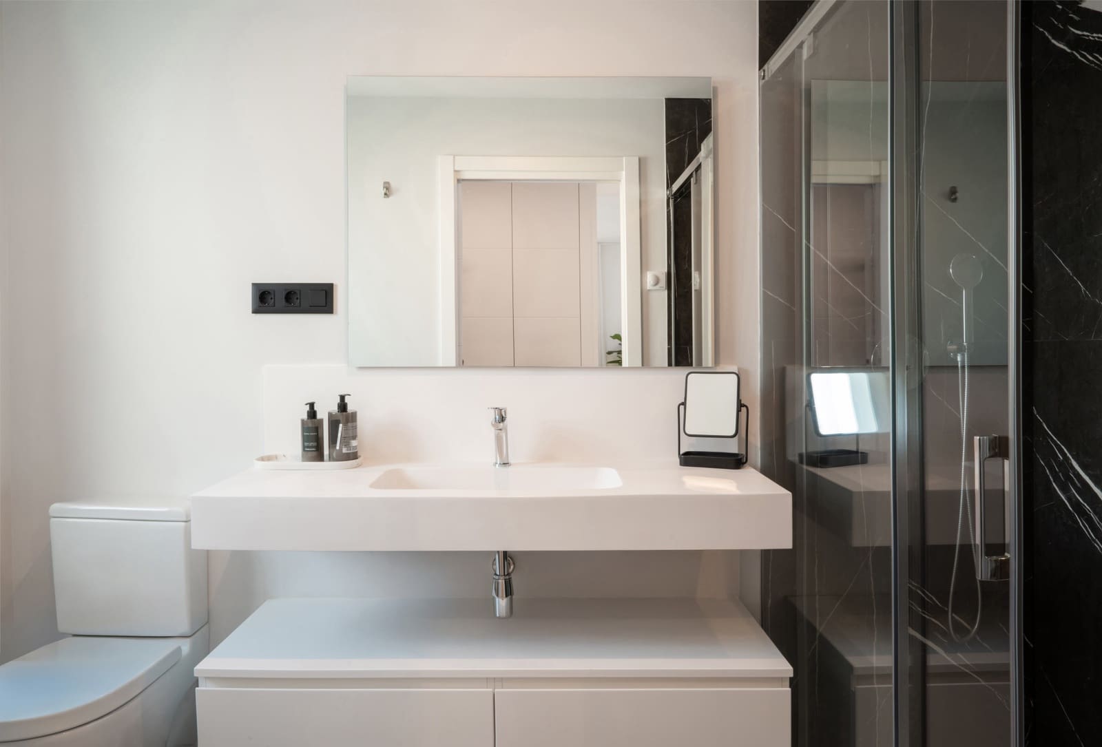 3 Zimmer Apartment zu verkaufen in Estepona mit Pool Garage - 750.000 € (Ref: 9868507)