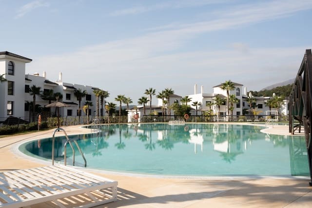 3 sypialnia Apartament na sprzedaż w Altos de Estepona, Estepona z basenem garażem - 750 000 € (Ref: 9868507)