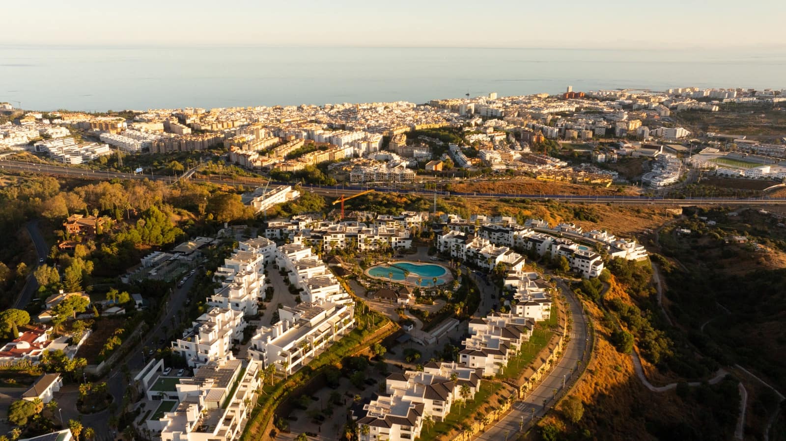 3 Zimmer Apartment zu verkaufen in Estepona mit Pool Garage - 750.000 € (Ref: 9868507)