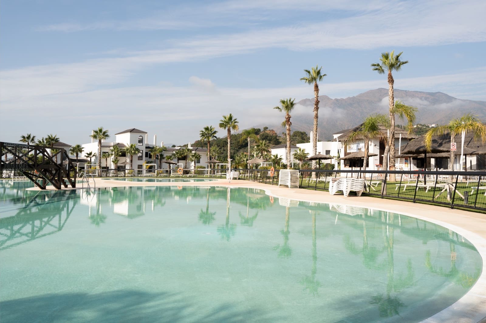 3 Zimmer Apartment zu verkaufen in Estepona mit Pool Garage - 750.000 € (Ref: 9868507)