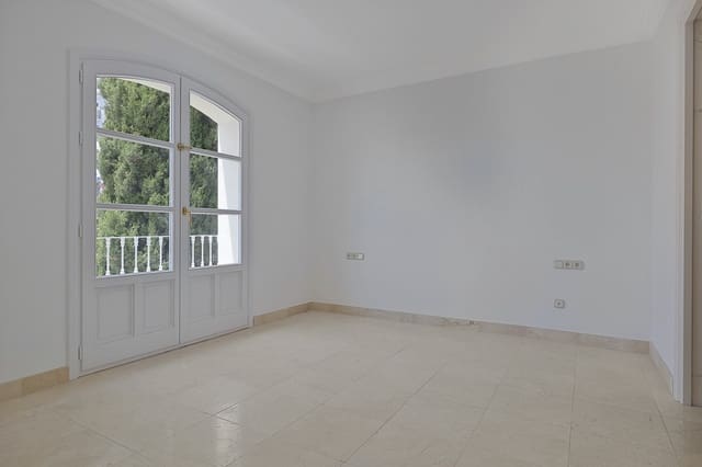 3 chambre Maison de Ville à vendre à El Madroñal, Benahavís avec piscine - 550 000 € (Ref: 9868511)
