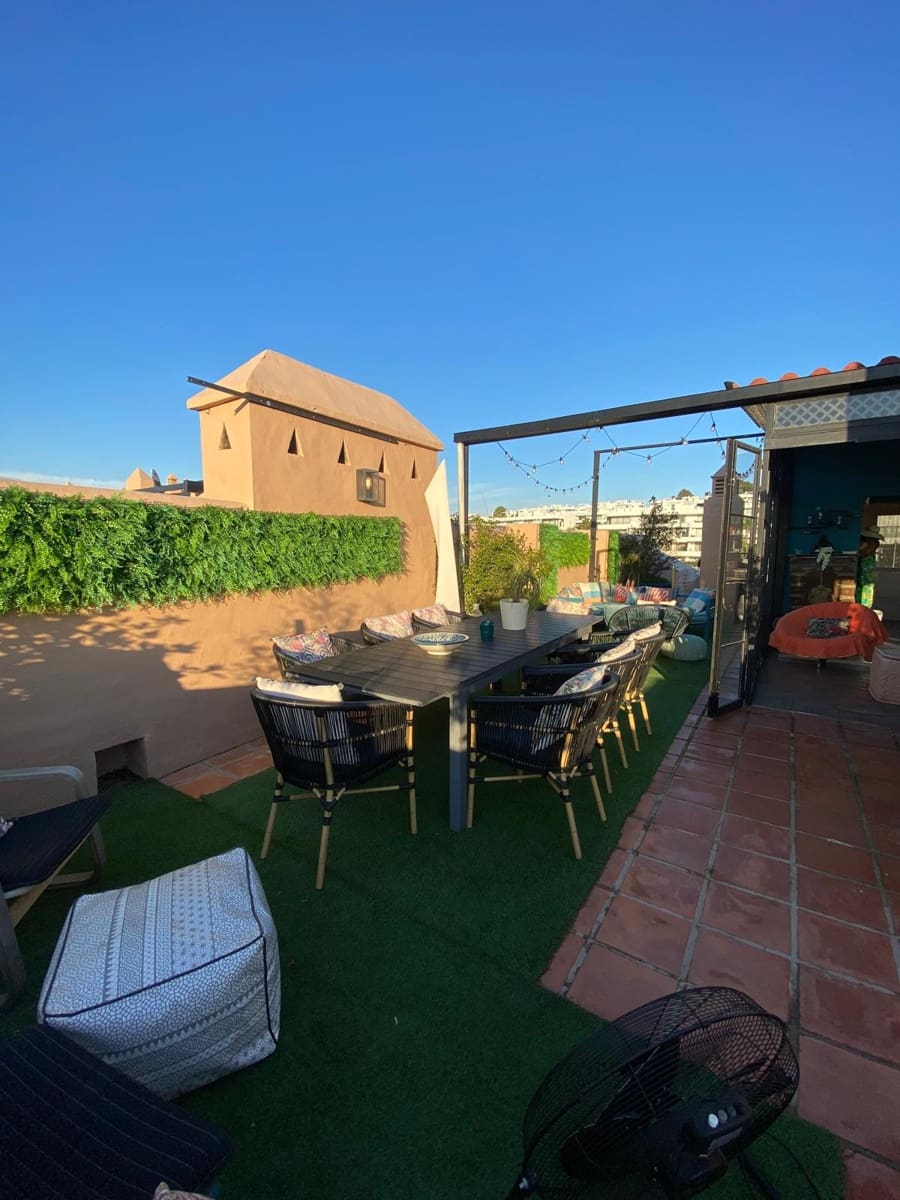 3 quarto Penthouse para venda em Estepona com piscina garagem - 835 000 € (Ref: 9868514)