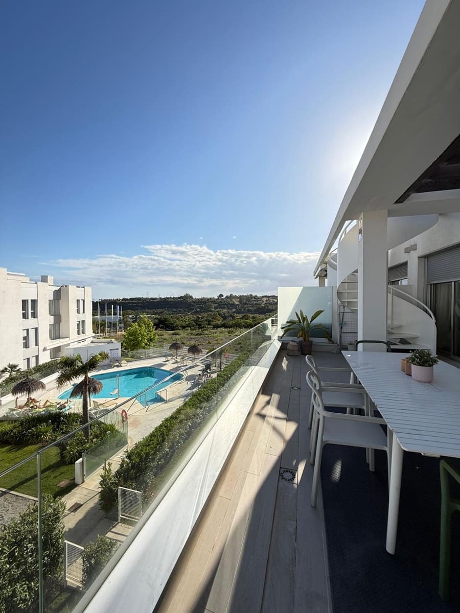 2 quarto Penthouse para arrendamento para férias em Puerto Banus com piscina - 1 200 € (Ref: 9869981)