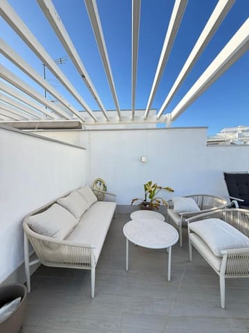 2 quarto Penthouse para arrendamento para férias em Puerto Banus, Marbella com piscina - 1 200 € (Ref: 9869981)