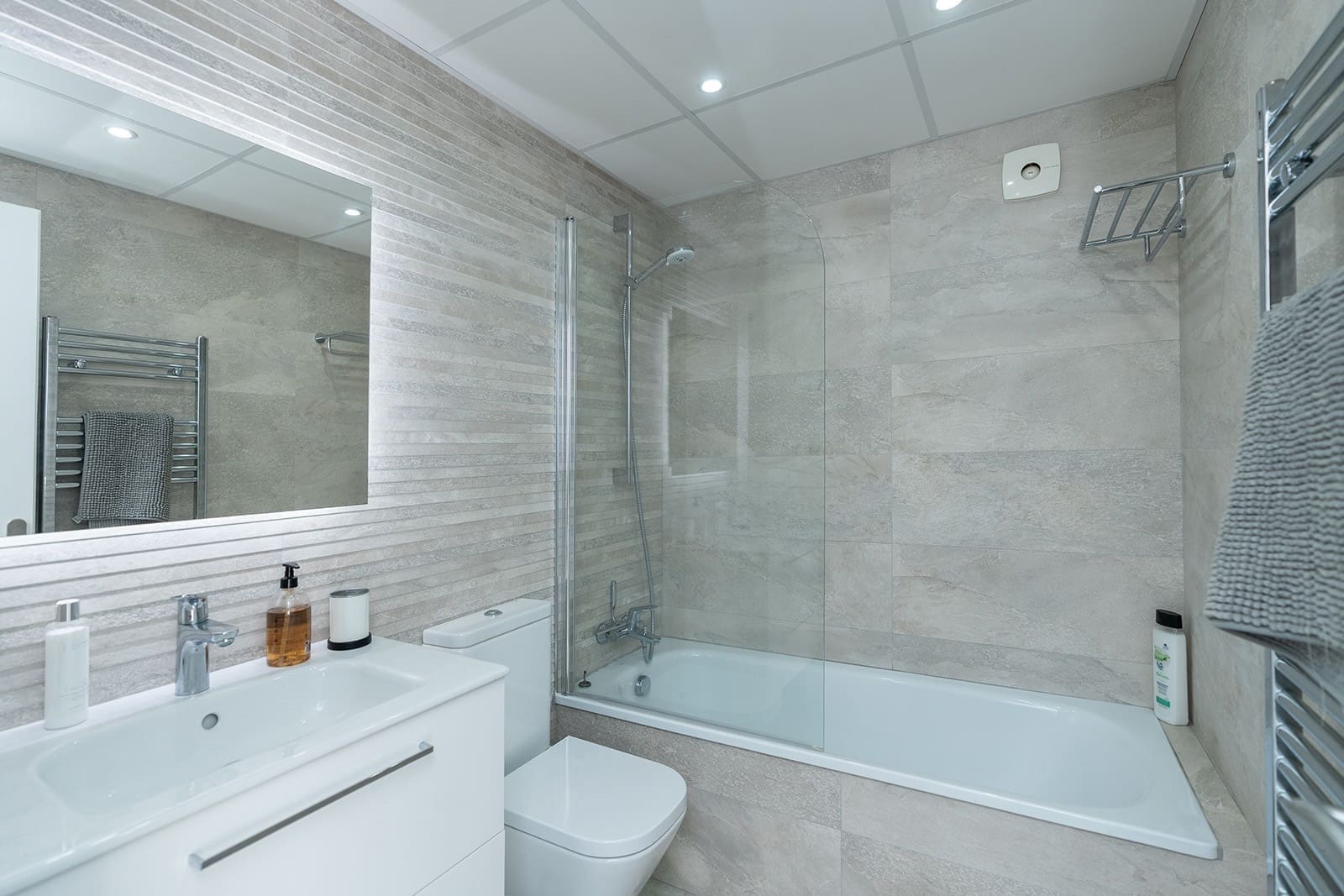 3 soverom Penthouse til salgs i Estepona med svømmebasseng garasje - € 925 000 (Ref: 9871674)