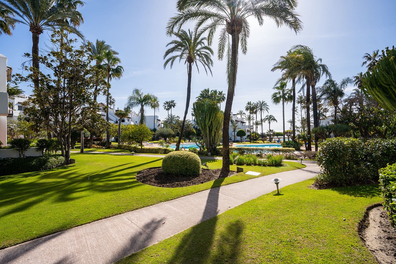 3 soverom Penthouse til salgs i Estepona med svømmebasseng garasje - € 925 000 (Ref: 9871674)