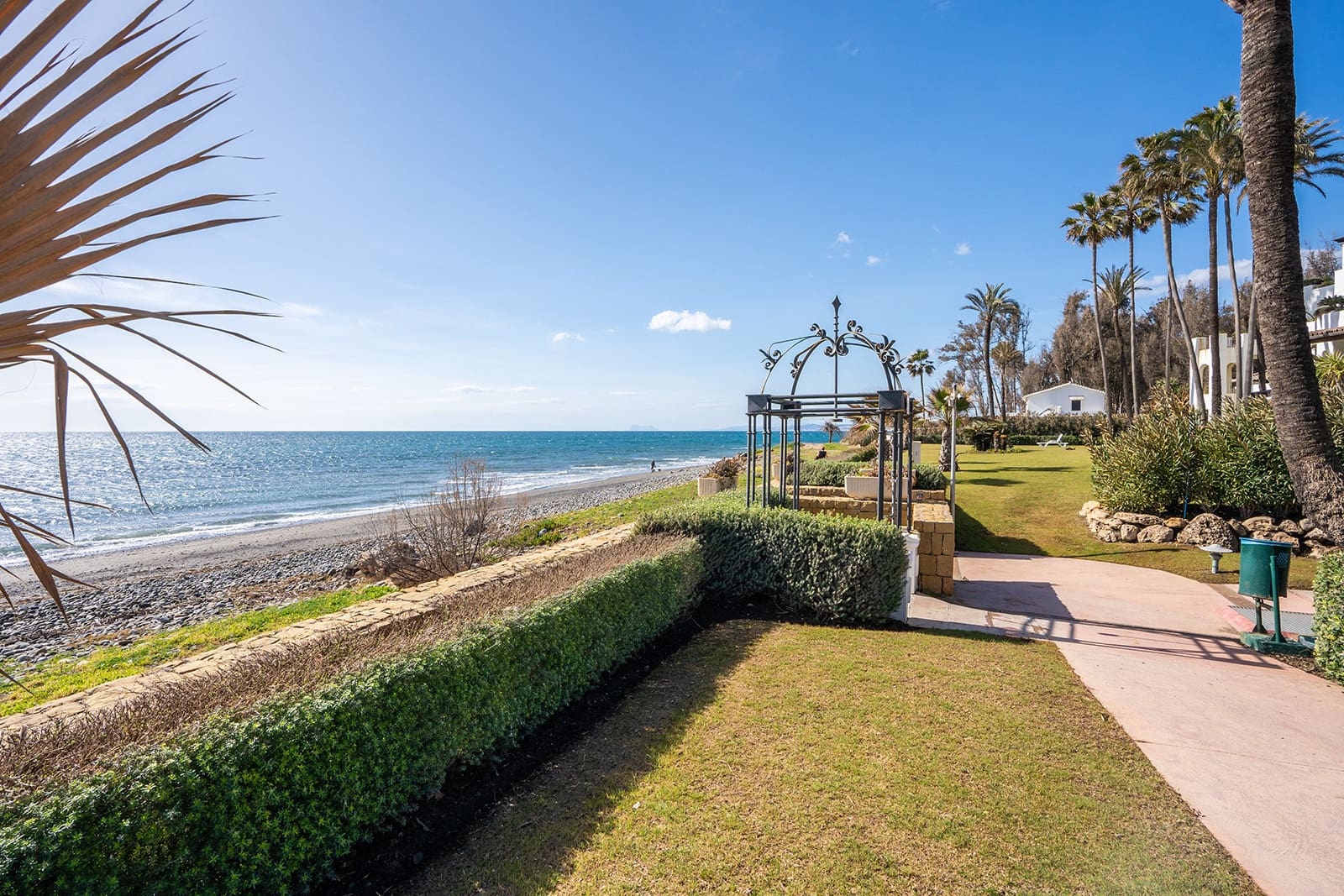 3 soverom Penthouse til salgs i Estepona med svømmebasseng garasje - € 925 000 (Ref: 9871674)