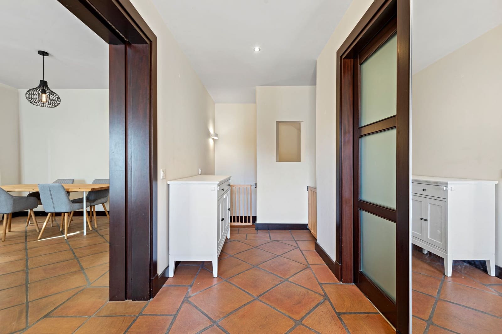 4 soveværelse Byhus til salg i Benahavis med swimmingpool garage - € 525.000 (Ref: 9871677)