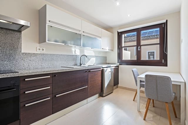4 soveværelse Byhus til salg i Benahavís pueblo, Benahavís med swimmingpool garage - € 525.000 (Ref: 9871677)