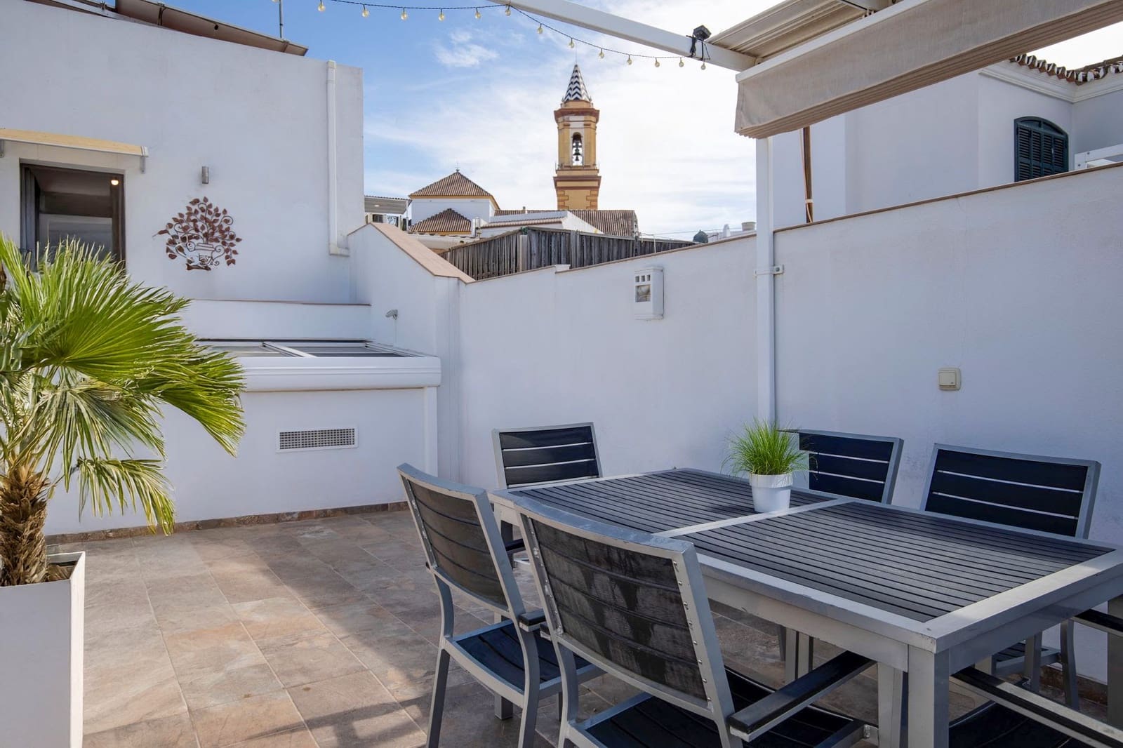 4 soverom Hus til salgs i Estepona med garasje - € 899 000 (Ref: 9871683)