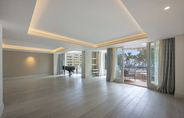 2 bedroom Apartment for sale in Marbella with pool garage - € 1,399,000 (Ref: 9873221)