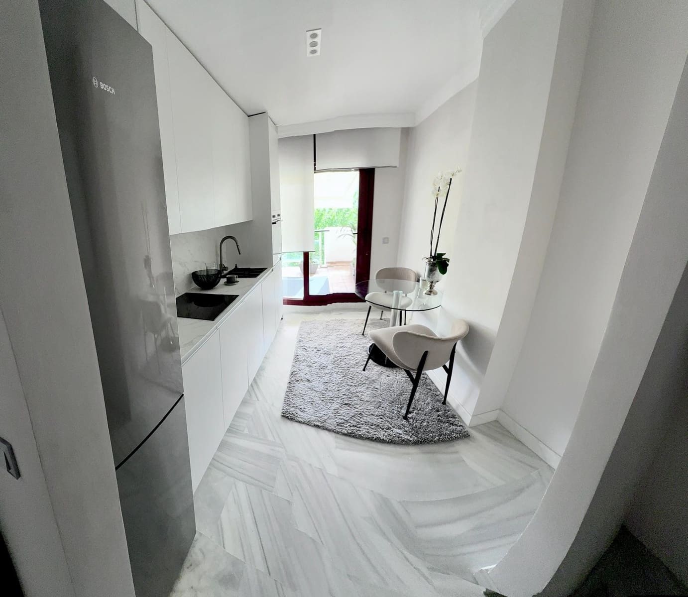 1 soverom Leilighet til salgs i Benahavis med svømmebasseng garasje - € 286 000 (Ref: 9873222)