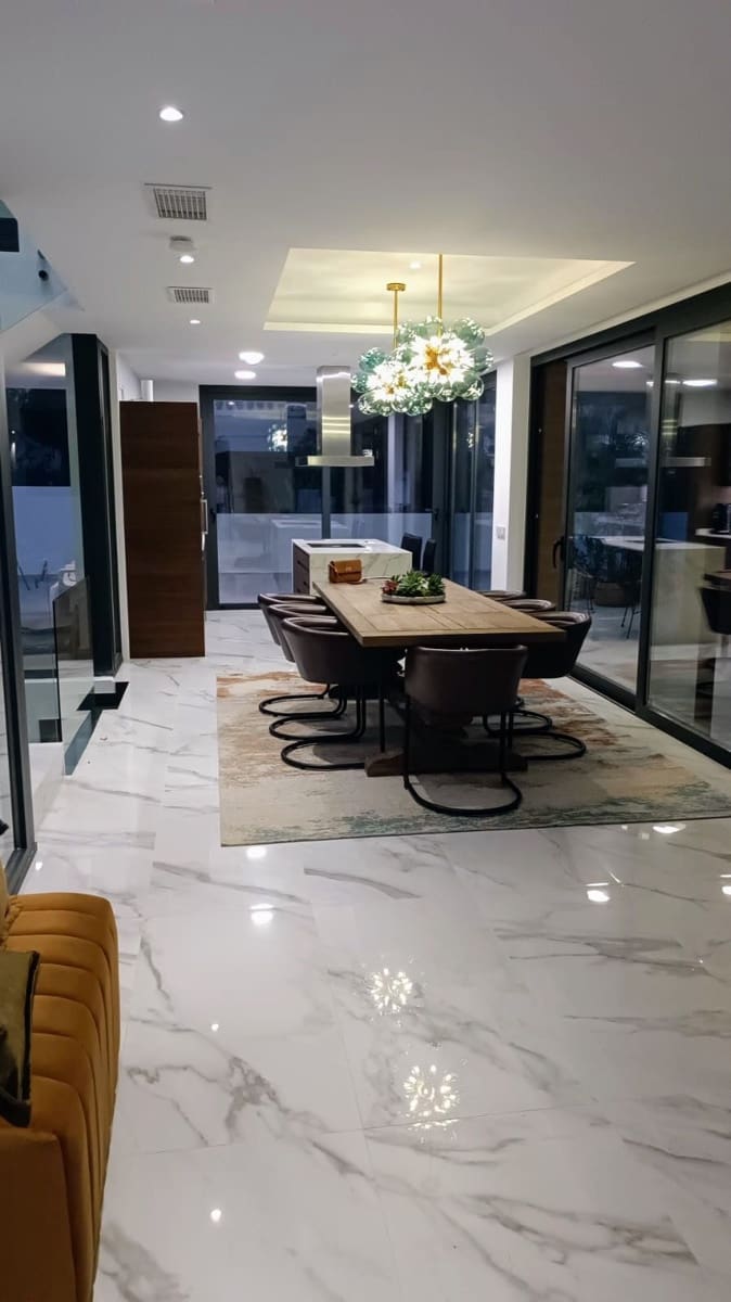 3 bedroom Villa for sale in Estepona with pool garage - € 1,440,000 (Ref: 9878460)