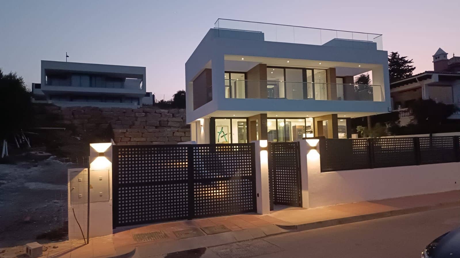 3 bedroom Villa for sale in Estepona with pool garage - € 1,440,000 (Ref: 9878460)