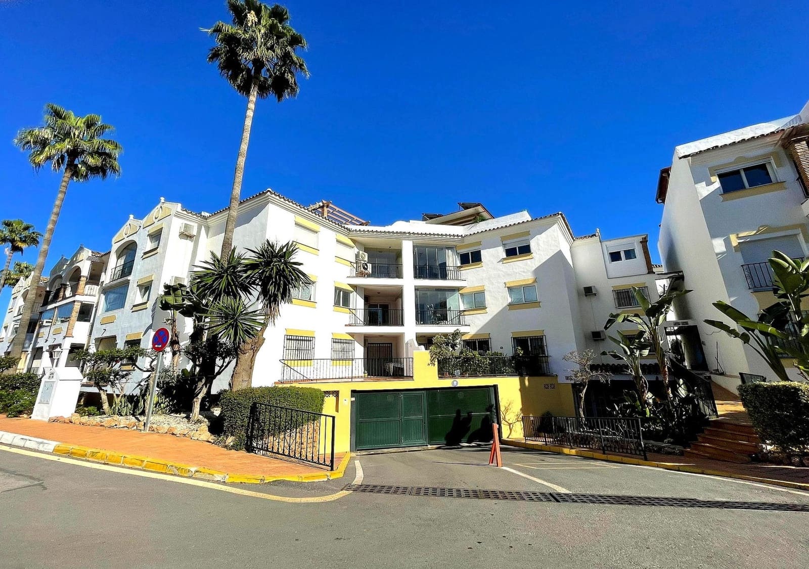 3 sypialnia Apartament na sprzedaż w Mijas z basenem garażem - 385 000 € (Ref: 9887995)