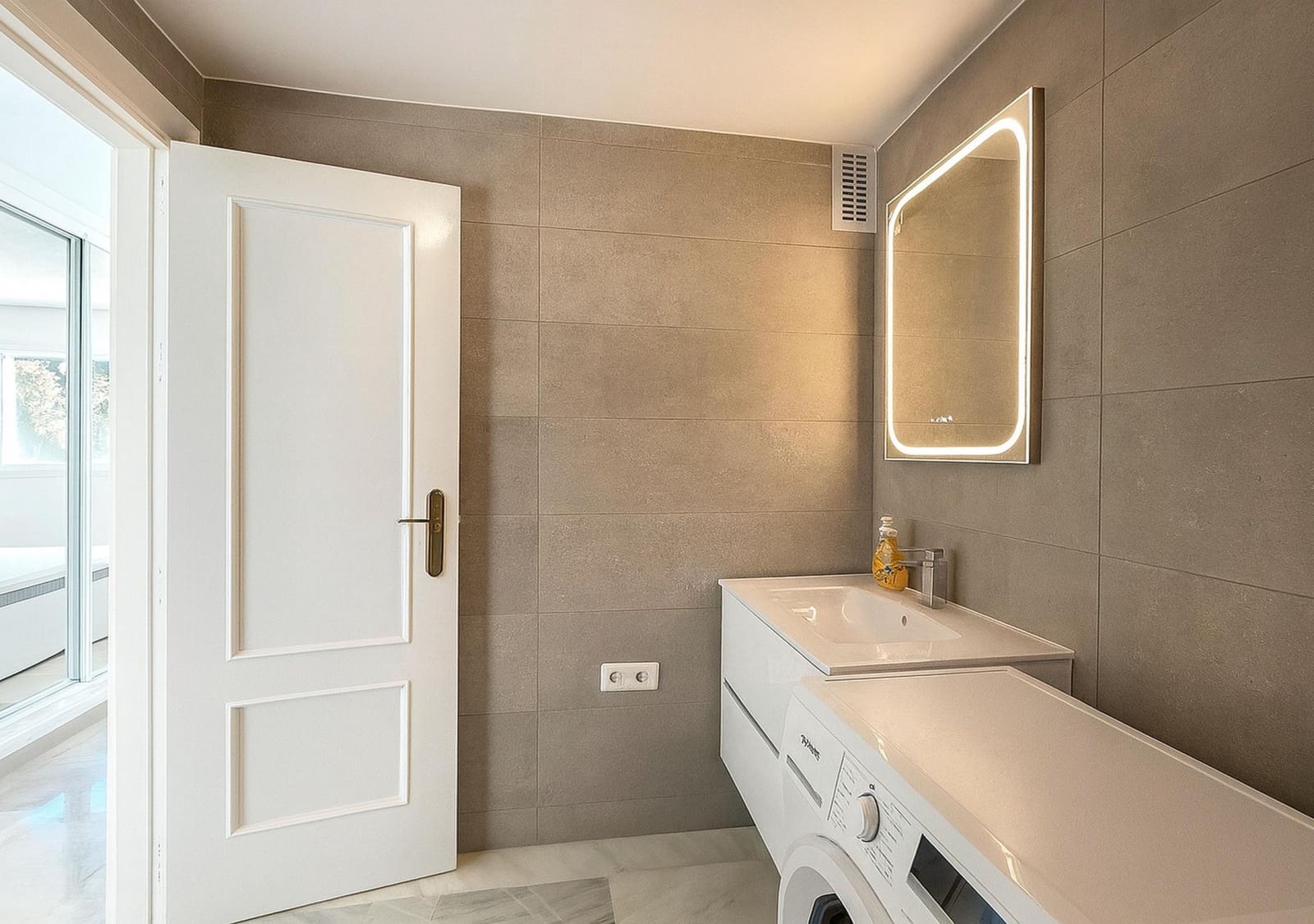 3 sypialnia Apartament na sprzedaż w Mijas z basenem garażem - 385 000 € (Ref: 9887995)