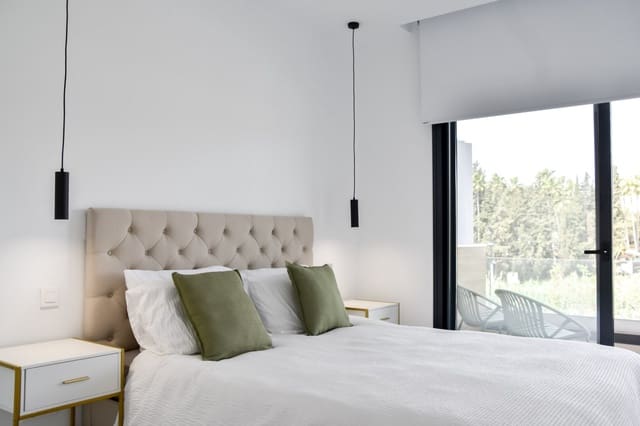 3 sypialnia Dom blizniak na sprzedaż w Atalaya-Isdabe, Estepona - 745 000 € (Ref: 9892003)