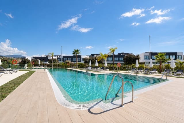 3 sovrum Semi-fristående Villa till salu i Atalaya-Isdabe, Estepona med pool garage - 730 000 € (Ref: 9892003)