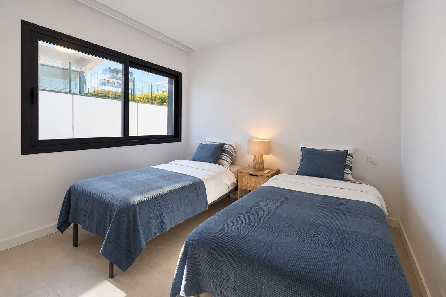 3 slaapkamer Halfvrijstaande villa te koop in Atalaya-Isdabe met zwembad garage - € 730.000 (Ref: 9892003)