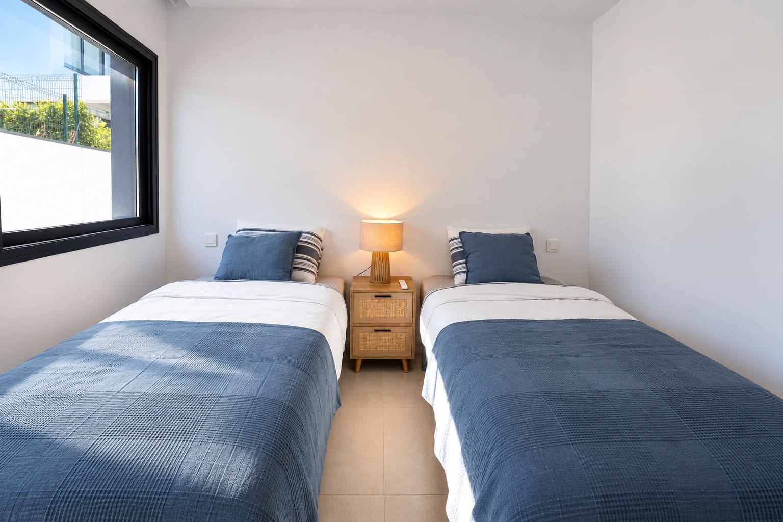 3 slaapkamer Halfvrijstaande villa te koop in Atalaya-Isdabe met zwembad garage - € 730.000 (Ref: 9892003)