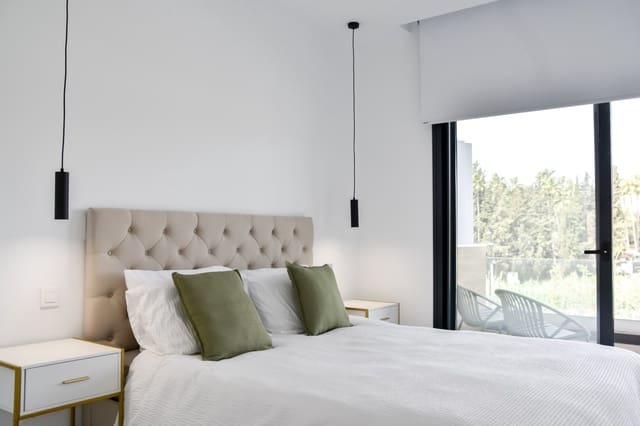 3 soveværelse Semi-Rækkehus til leje i Atalaya-Isdabe, Estepona - € 4.500 (Ref: 9927087)