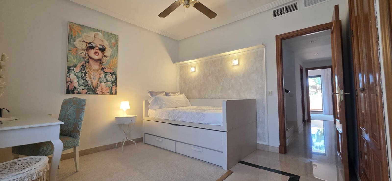 4 sypialnia Dom blizniak na kwatery wakacyjne w Marbella z basenem garażem - 5 500 € (Ref: 9933931)