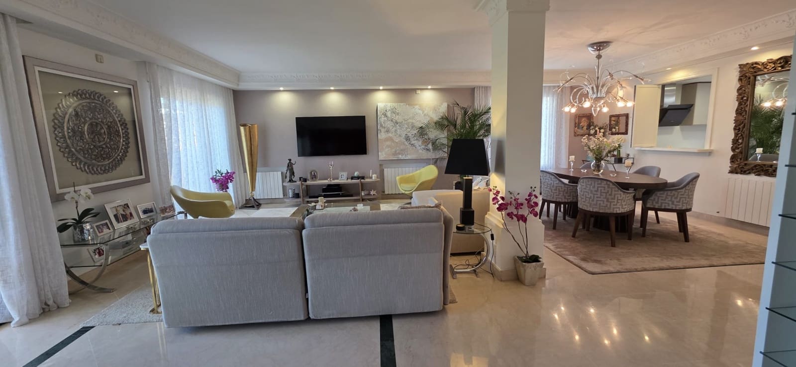 4 sypialnia Dom blizniak na kwatery wakacyjne w Marbella z basenem garażem - 5 500 € (Ref: 9933931)