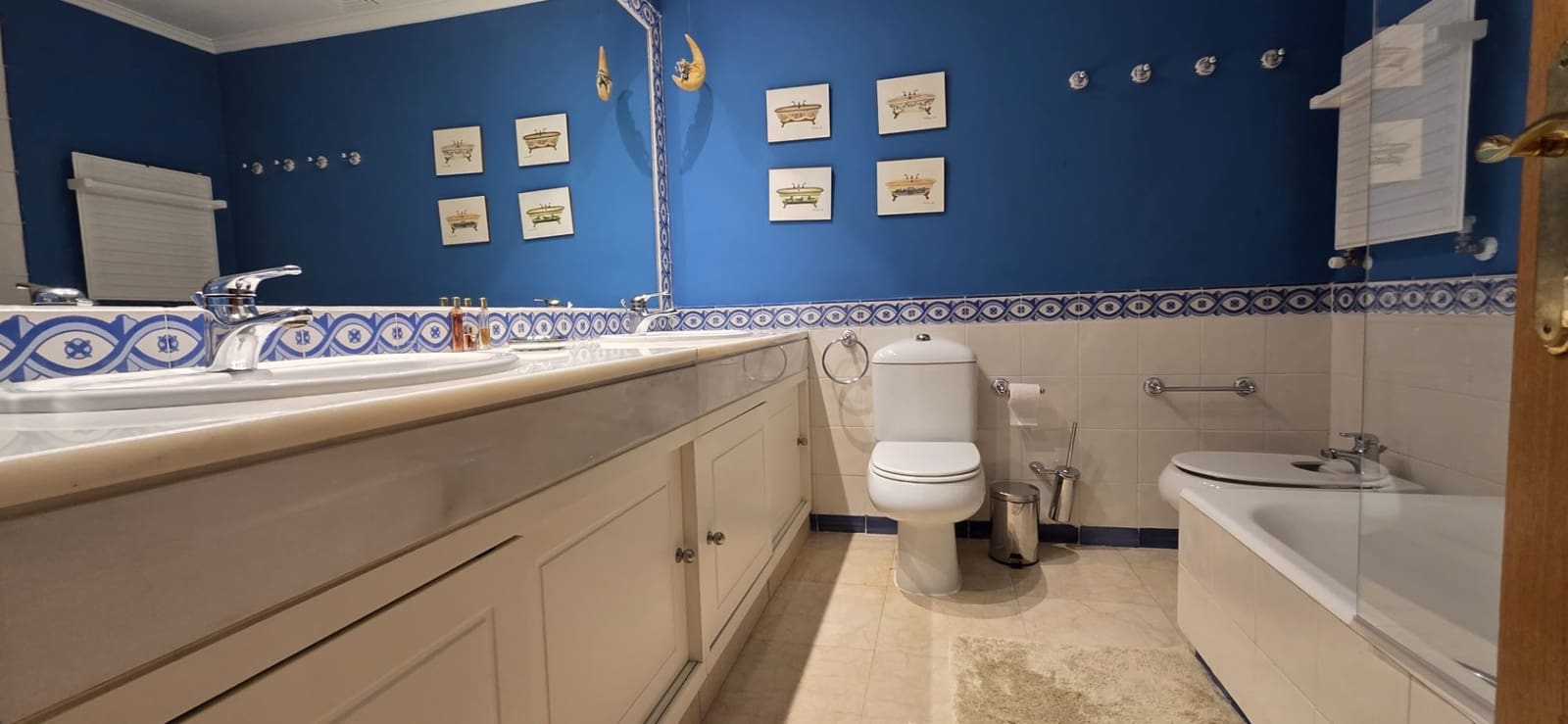 4 sypialnia Dom blizniak na kwatery wakacyjne w Marbella z basenem garażem - 5 500 € (Ref: 9933931)