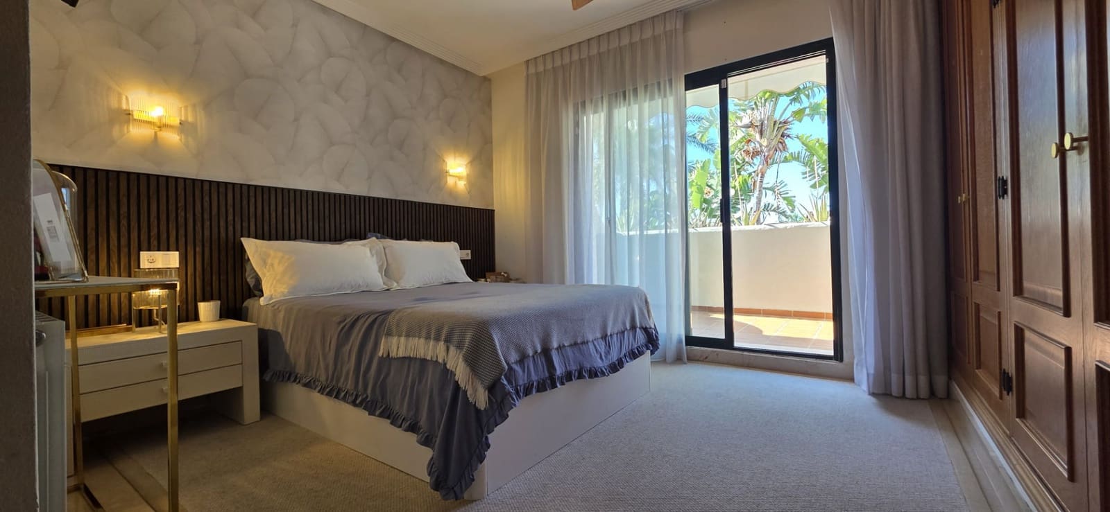 4 sypialnia Dom blizniak na kwatery wakacyjne w Marbella z basenem garażem - 5 500 € (Ref: 9933931)