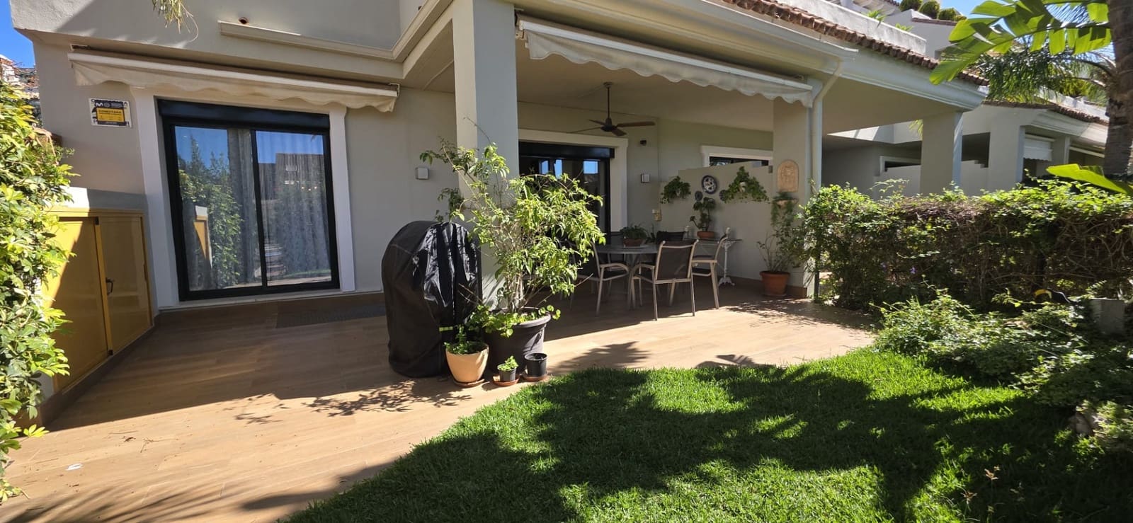 4 sypialnia Dom blizniak na kwatery wakacyjne w Marbella z basenem garażem - 5 500 € (Ref: 9933931)