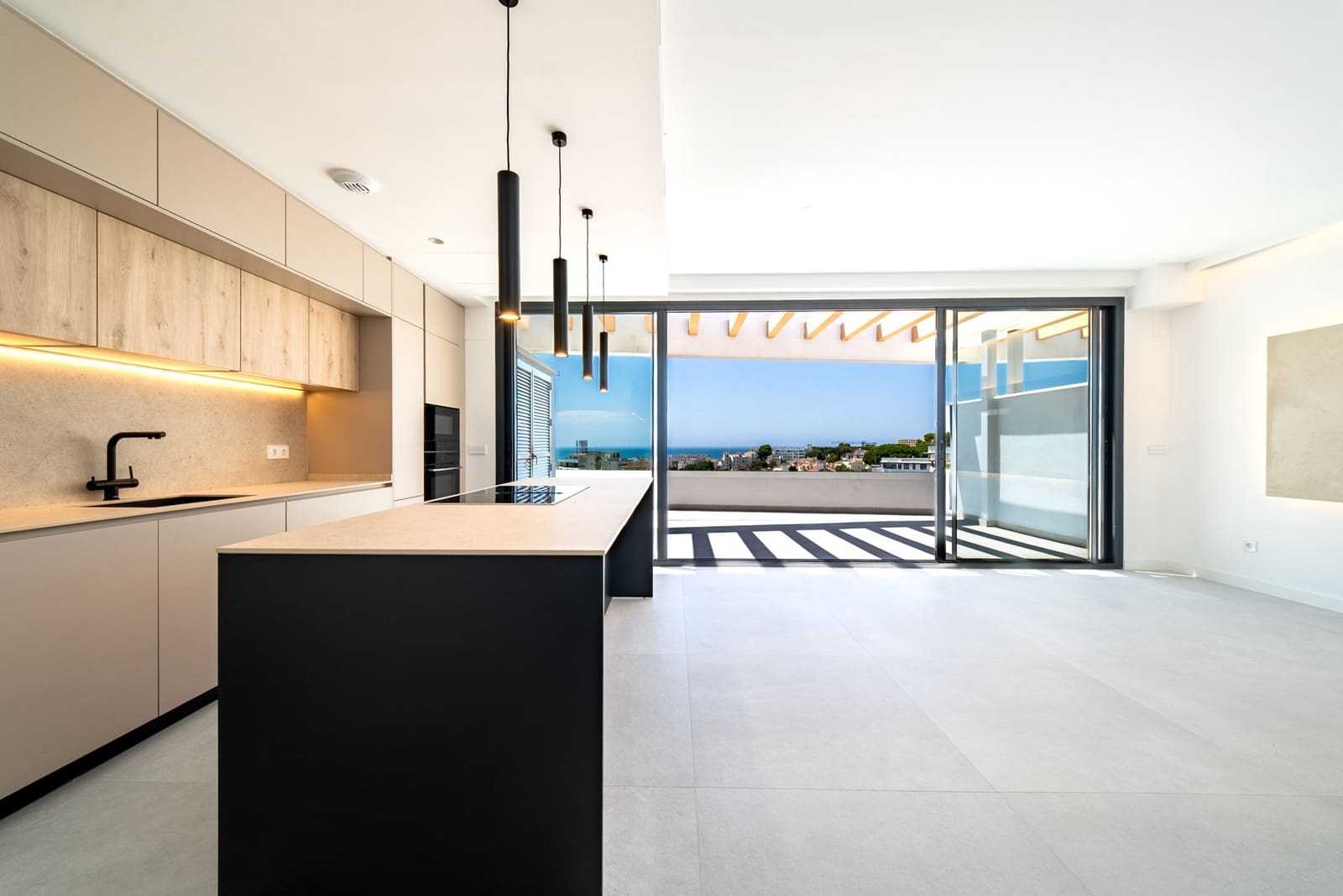 2 sovrum Takvåning till salu i Torremolinos med pool garage - 850 000 € (Ref: 9937901)