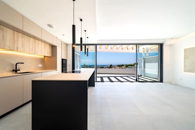 2 makuuhuone Kattohuoneisto myytävänä paikassa Torremolinos mukana uima-altaan 
autotalli - 850 000 € (Ref: 9937901)