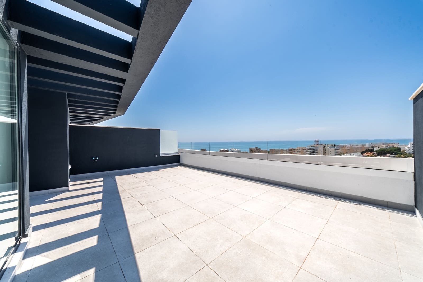 2 sovrum Takvåning till salu i Torremolinos med pool garage - 850 000 € (Ref: 9937901)
