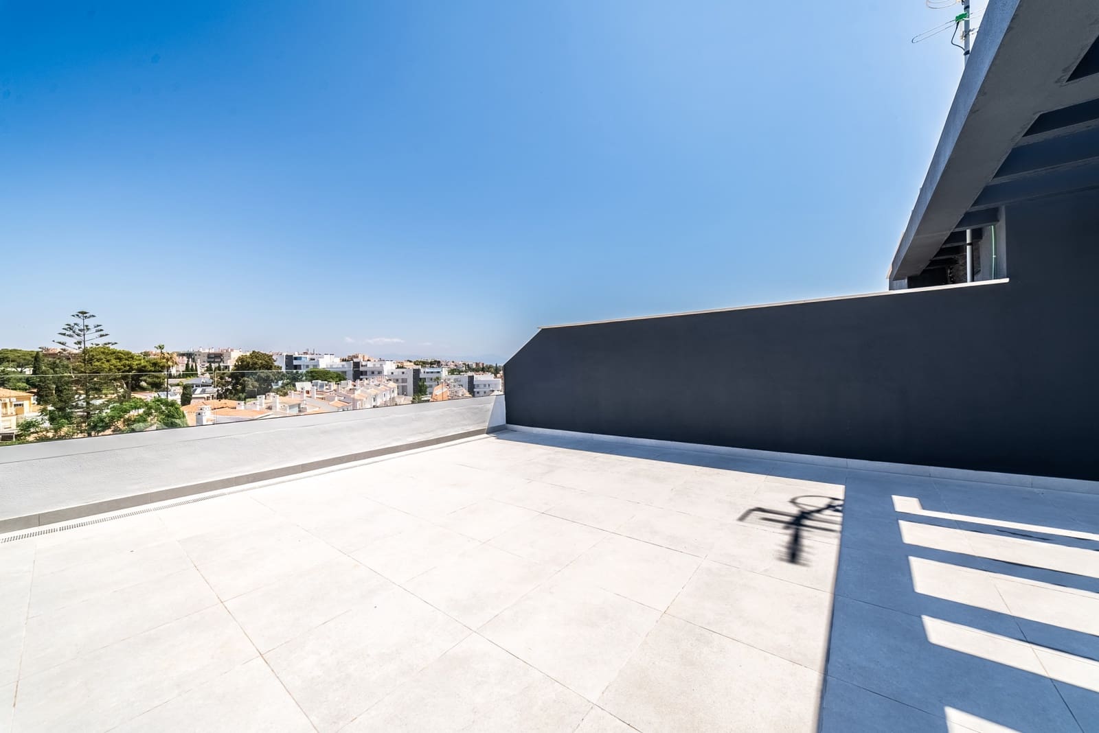 2 sovrum Takvåning till salu i Torremolinos med pool garage - 850 000 € (Ref: 9937901)