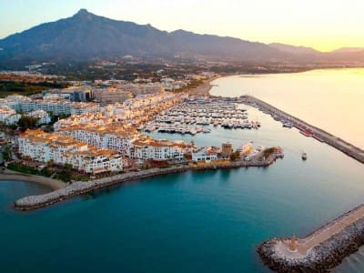 2 bedroom Apartment for rent in Marbella with pool - € 1,900 (Ref: 9937902)