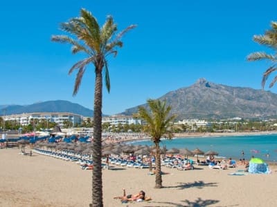 2 bedroom Apartment for rent in Marbella with pool - € 1,900 (Ref: 9937902)