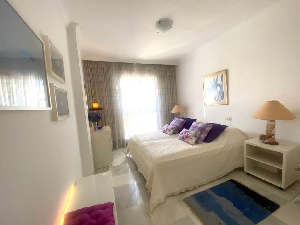 2 bedroom Apartment for rent in Marbella with pool - € 1,900 (Ref: 9937902)