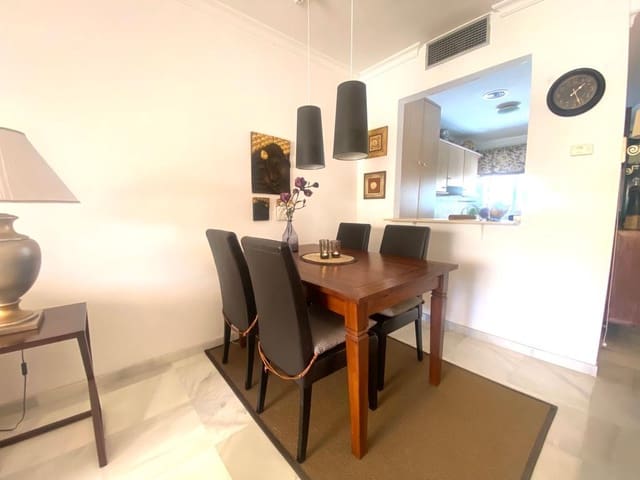 2 quarto Apartamento para arrendar em Los Naranjos, Marbella com piscina - 1 900 € (Ref: 9937902)