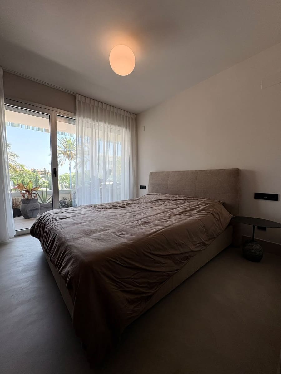 3 makuuhuone Huoneisto vuokrattavana paikassa San Pedro de Alcantara mukana uima-altaan 
autotalli - 5 500 € (Ref: 9949506)