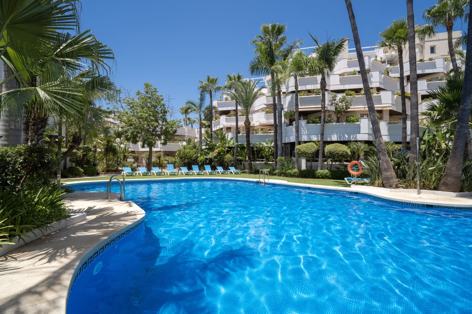 2 sovrum Lägenhet till salu i Marbella med pool garage - 550 000 € (Ref: 9949507)