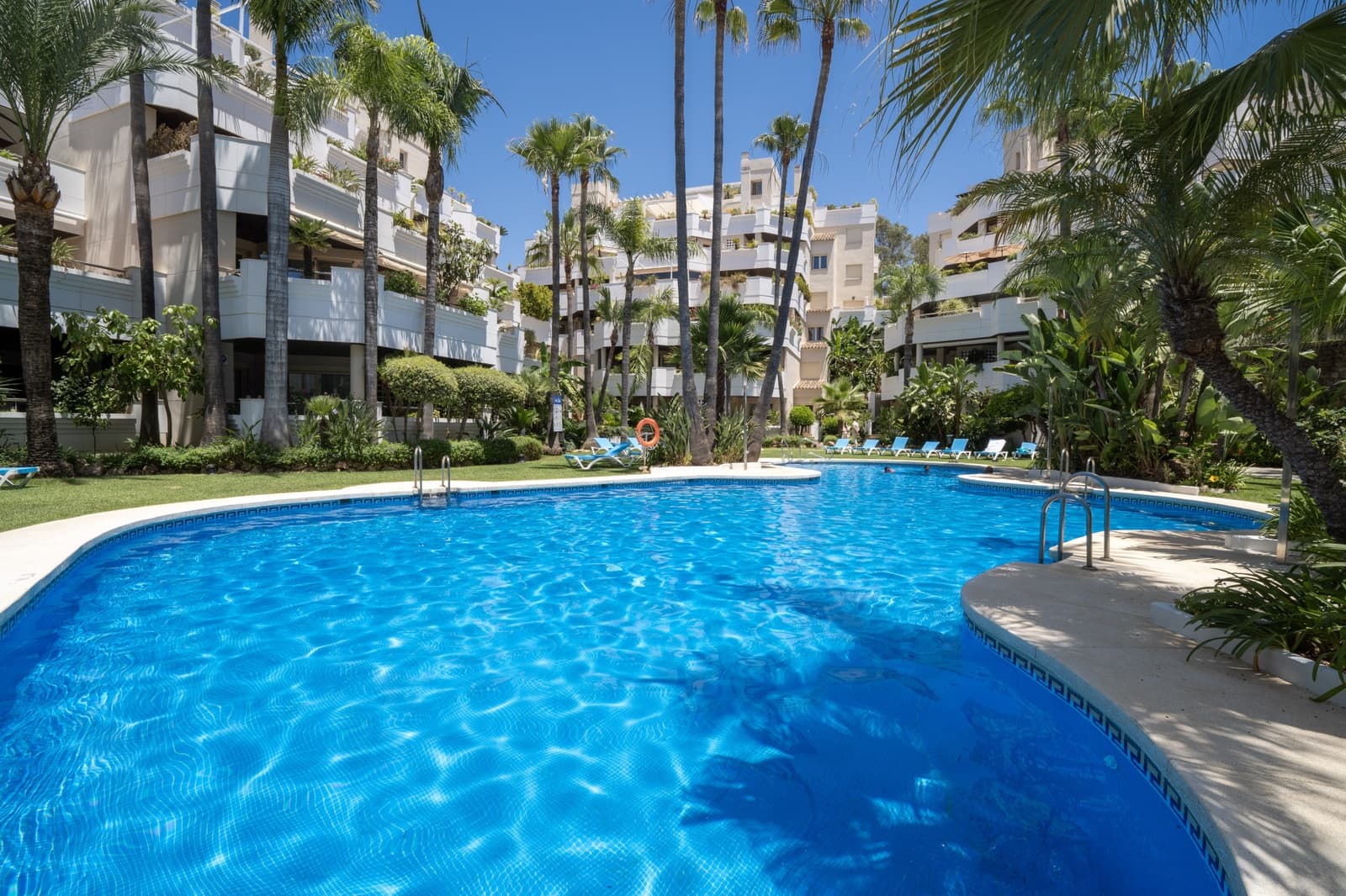 2 sovrum Lägenhet till salu i Marbella med pool garage - 550 000 € (Ref: 9949507)