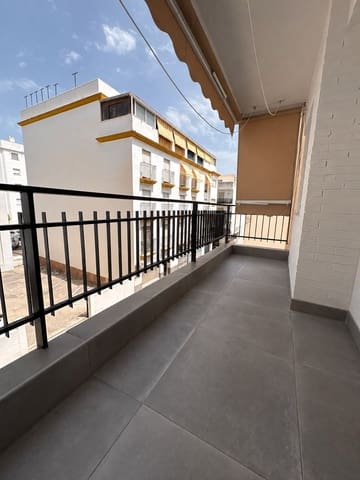Apartamento de 3 habitaciones en San Pedro de Alcantara, Marbella en alquiler - 2.000 € (Ref: 9968135)
