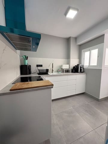 Apartamento de 3 habitaciones en San Pedro de Alcantara, Marbella en alquiler - 2.000 € (Ref: 9968135)