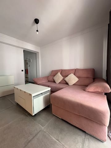 Apartamento de 3 habitaciones en San Pedro de Alcantara, Marbella en alquiler - 2.000 € (Ref: 9968135)