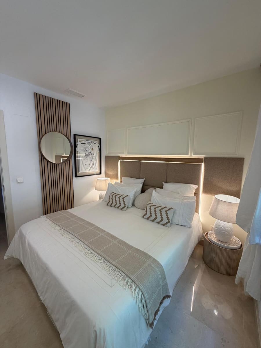 2 quarto Apartamento para arrendar em Benahavis - 2 750 € (Ref: 9975063)