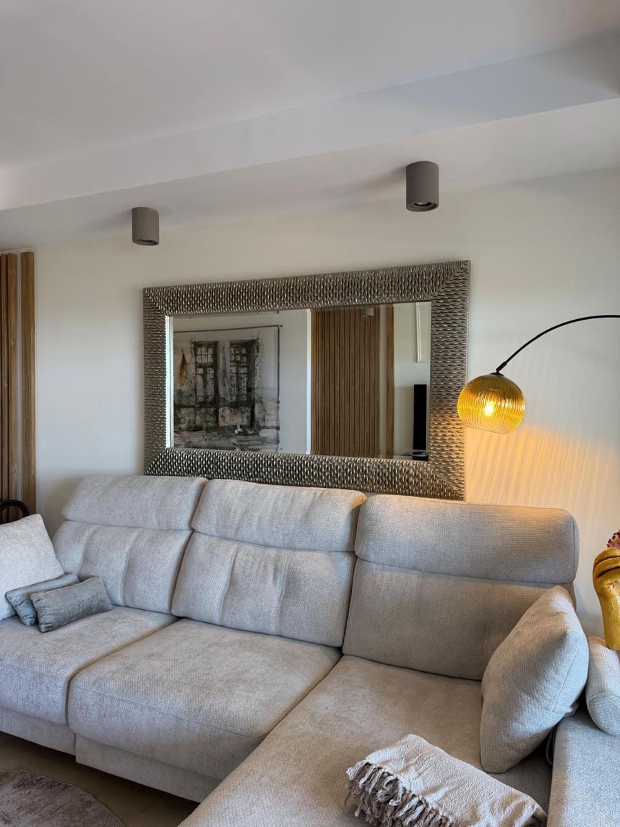 2 quarto Apartamento para arrendar em Benahavis - 2 750 € (Ref: 9975063)