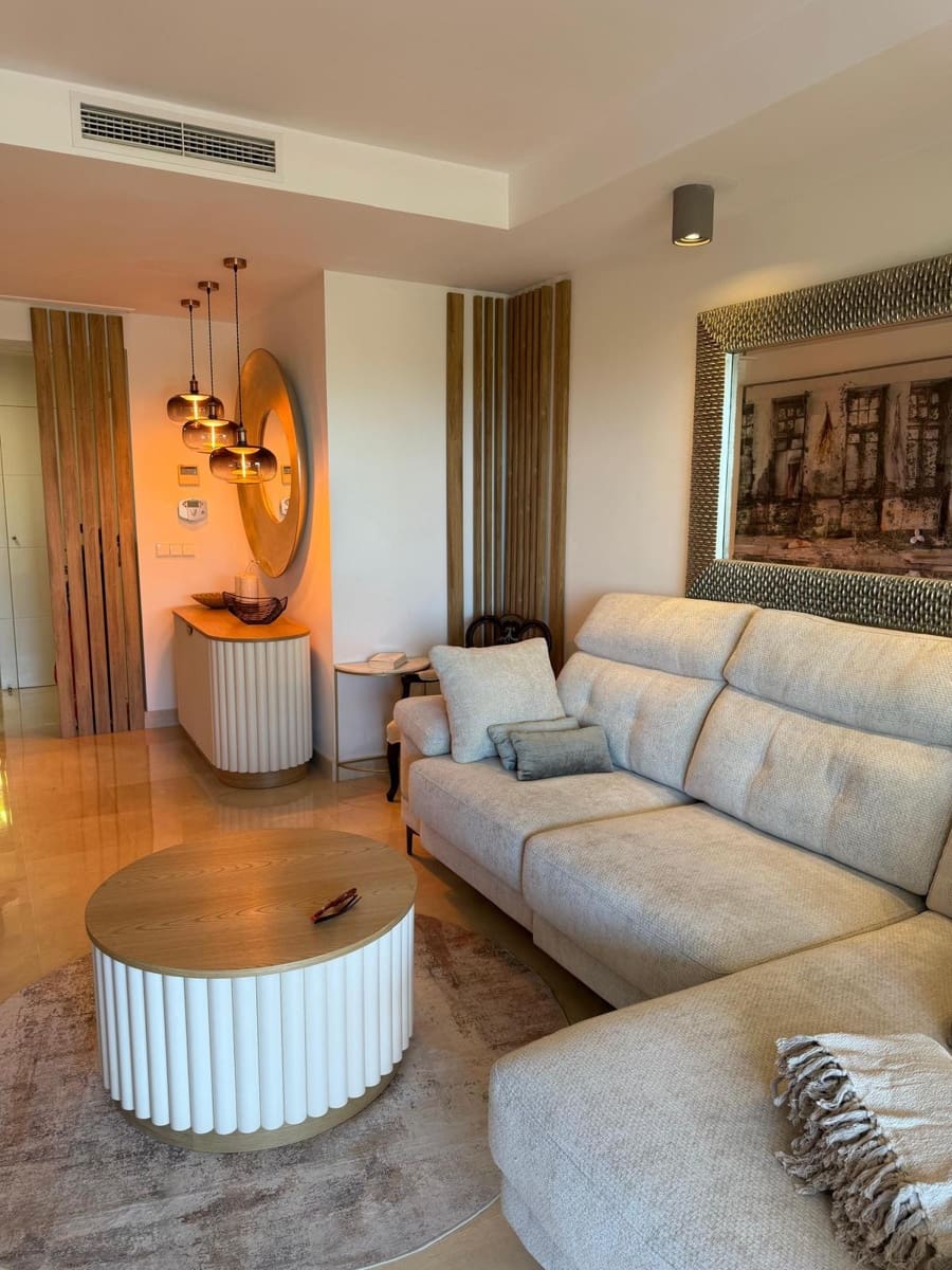 2 quarto Apartamento para arrendar em Benahavis - 2 750 € (Ref: 9975063)