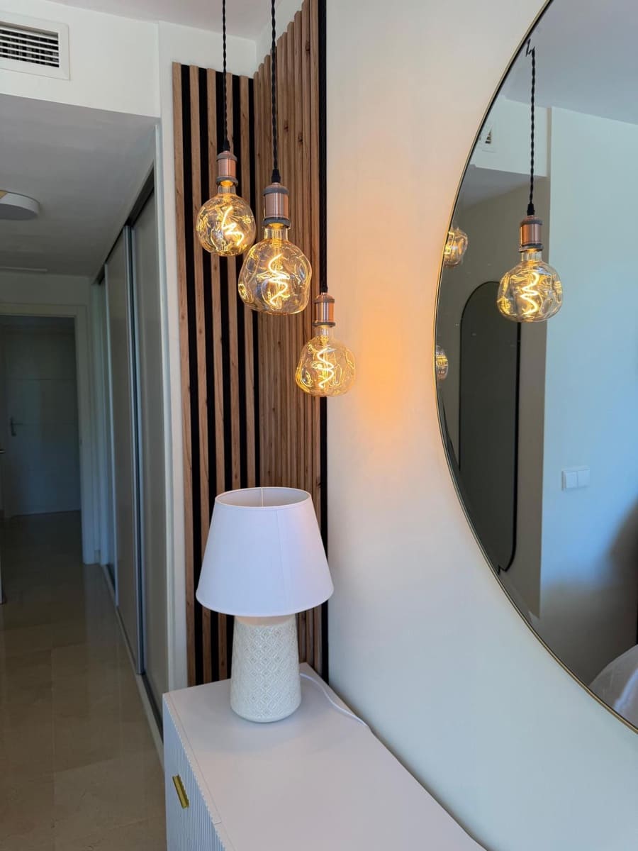 2 quarto Apartamento para arrendar em Benahavis - 2 750 € (Ref: 9975063)