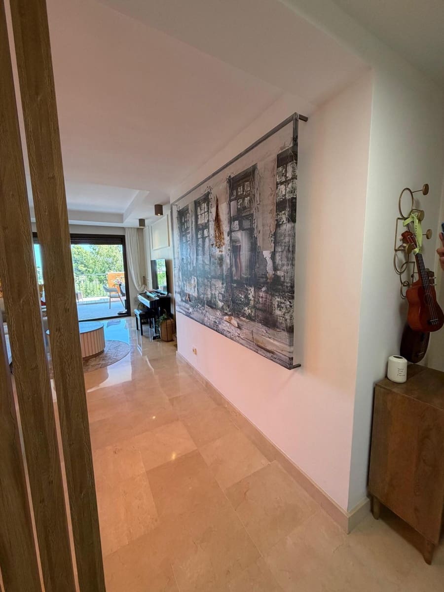 2 quarto Apartamento para arrendar em Benahavis - 2 750 € (Ref: 9975063)