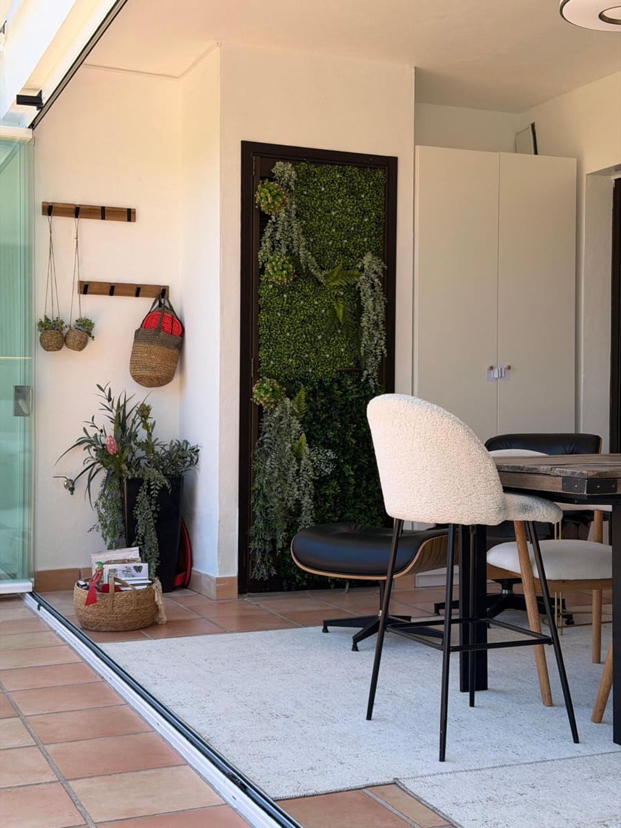 2 quarto Apartamento para arrendar em Benahavis - 2 750 € (Ref: 9975063)